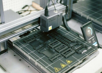 Студентите от UCU отпечатват части за хемостатични обороти на 3D принтери