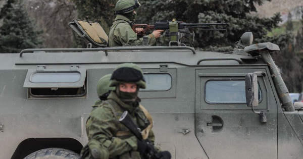 600-800 руски офицери и генерали постоянно отсядат в окупирания Донбас