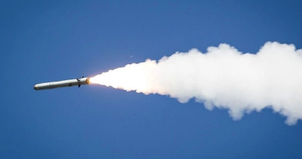 Четирима души загинаха в нощна стачка с руски ракети в регион Суми