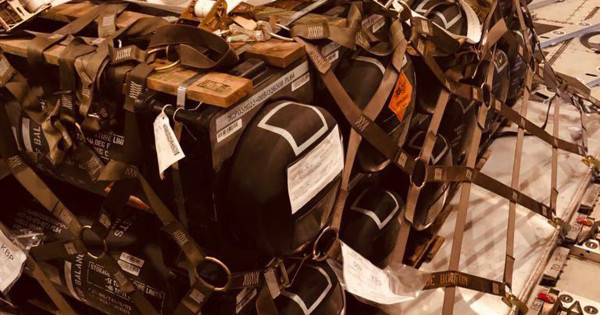 Друг самолет с американски оръжия пристигна в Украйна