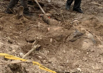 Друго погребението с телата на измъчвани цивилни е открито в киевската област