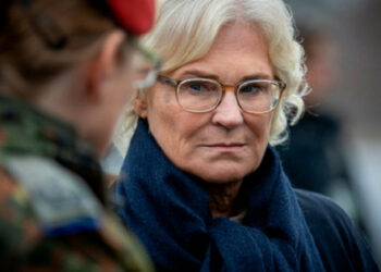 Германският министър на отбраната отново отказа да снабди Киев с оръжия