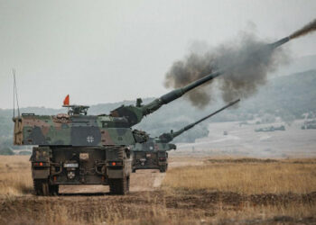 Германското правителство одобрява продажба на 100 PzH 2000 самоходни гаубци на Украйна