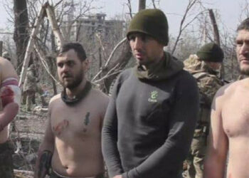 Майката на войник, заловен в Мариупул, изпрати снимка на мъртвия си син