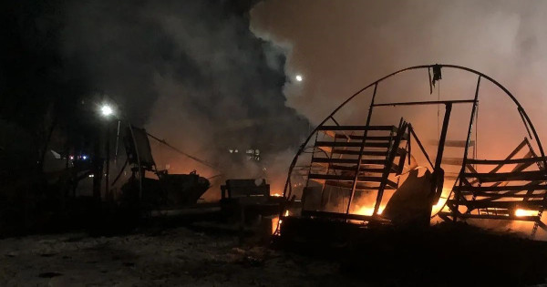 На територията на депото Яворив е възникнал мащабен пожар