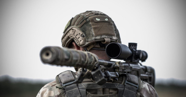 Николаев парашутен спря вражеската колона и залови руски офицер