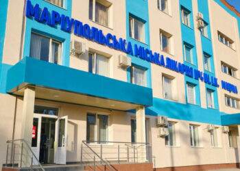 Окупаторът издава медицинско оборудване, откраднато в Мариупул за хуманитарната им помощ