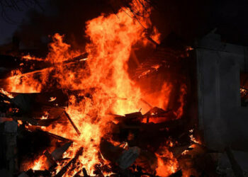 Окупаторът започна ракетен удар на болници и жилищни сгради в Миколаив (снимка)