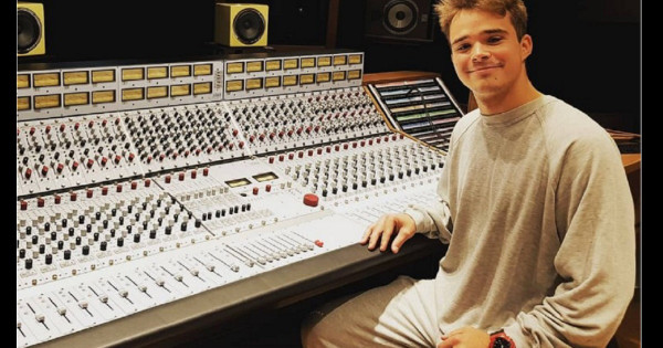 По време на ракетната атака срещу Винисия е убит звуков инженер от екипа на лвовската певица Роксолана