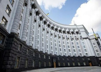 Правителството позволява на военно-дежурните предприемачи краткосрочни бизнес пътувания в чужбина