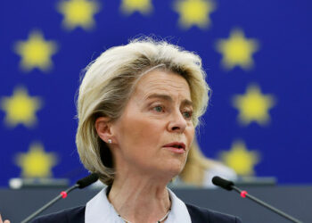 Ръководителят на Европейската комисия призова за подготовка за пълно спиране на доставките на руски газ