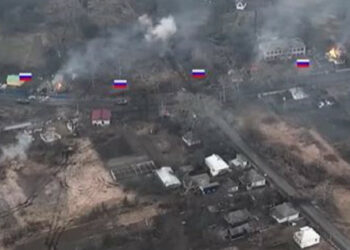 Резервоарът на въоръжените сили на Украйна самостоятелно влезе в битката с цяла колона бронирани превозни средства на Руската федерация – видео