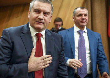 Руски протежета Аксьонов и Константинов избягаха от Крим