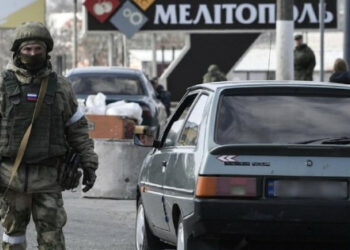 Руски военни отвежда семействата си извън окупирания Мелитопол