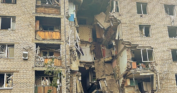 Руснаци обстрелват 54 селища в Донбас, има мъртви