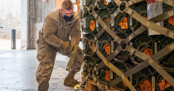 Съединените щати са предадоха гранатомети на Украйна, за да унищожат леко бронирани превозни средства