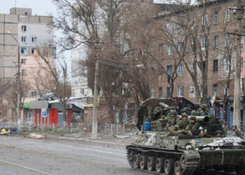 Съветник на кмета на Мариупул призова жителите незабавно да напуснат града