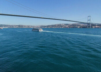 Турция затвори преминаването към Черно море за руски военни кораби