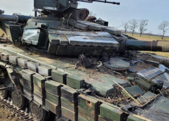 Украински военни в регион Херсон отнеха два руски танка и противовъздушна пушка