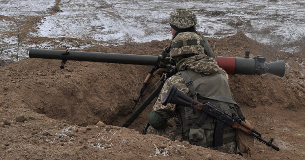 Въоръжените сили на Украйна, обучени да отблъскват танкови атаки близо до Крим (снимка)