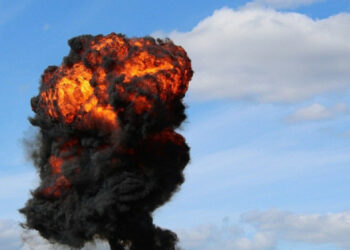 Въоръжените сили на Украйна взривиха железопътни мостове, заловени от руснаци в района на Луганск (видео)