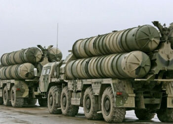 Русия прехвърля ракети S-300 от Санкт Петербург към Украйна