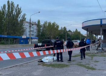 Руска черупка удари близо до спирка в Миколаев, трима загинали