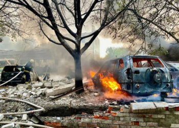 Четирима души бяха убити от руски ракетен удар по района на Днепропетровск