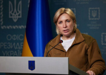 Украинците в чужбина бяха призовани да не се връщат в Украйна до пролетта