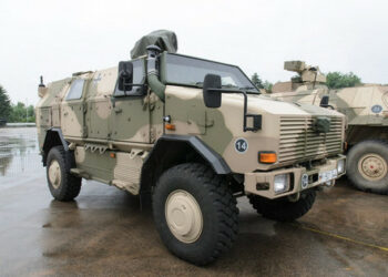 Германия предаде на Украйна още 30 бронирани коли и ракети "Динго" на IRIS-T