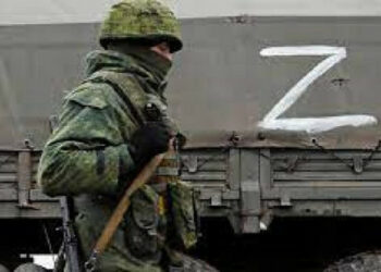 Маскирани като цивилни руснаци укрепват позициите си в Херсон за улични боеве