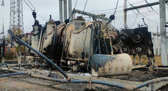 Нашествениците унищожиха енергийното съоръжение, което захранваше района на десния бряг Херсон