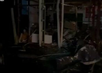 Руснаци обстрелваха жилищен район на Херсон, убивайки четирима души