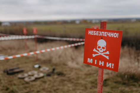 Специалисти от Кипър и Латвия ще обучават украинските военни да разчистват територията