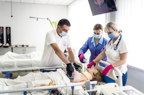 Полша ще обучава украински лекари във въздушна евакуация