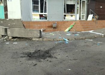 Руснаци обстрелваха магазин за хранителни стоки в района на Херсон, има загинали