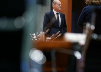 Шолц нарече Байдън условие за предоставяне на Украйна на танкове "Леопард 2"