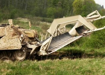 Украйна ще получи бронирани машини Wisent 1 MC, за да пробие минните полета