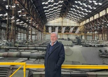 Великобритания купи бронетранспортьори за въоръжените сили на Украйна от частна компания