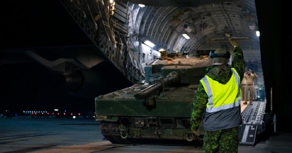 Първият канадски леопард 2 за Украйна пристигна в Полша