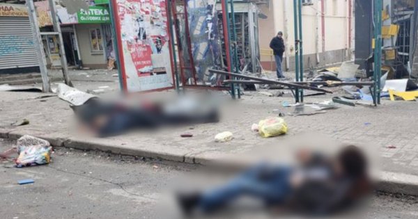 Шестима души загинаха при руски обстрел на автобусна спирка в Херсон