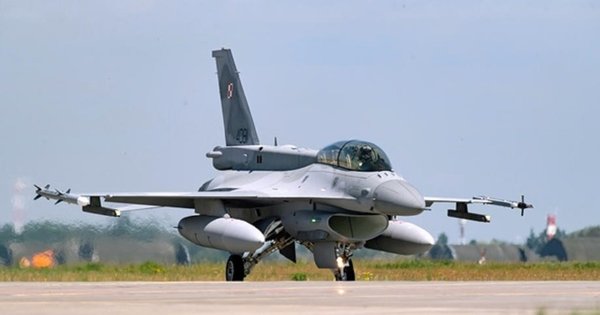 Въпросът с оръжията с голям обсег и изтребителите за Украйна е решен, казва Йермак