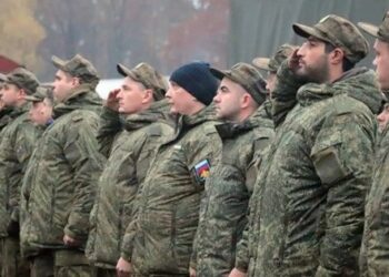 Росія планує набрати до своєї армії ще 400 тис. контрактників, – ЗМІ