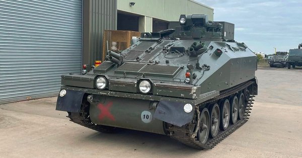 Світовий конгрес українців придбав для ТрО 25 бронемашин FV103 та FV432