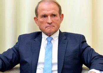 Віктор Медведчук має дві мережі автозаправок у Росії, – Схеми