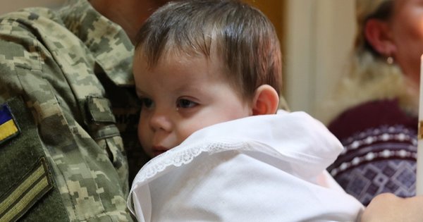 У Львові військові стали хрещеними батьками для 16 сиріт з Луганщини