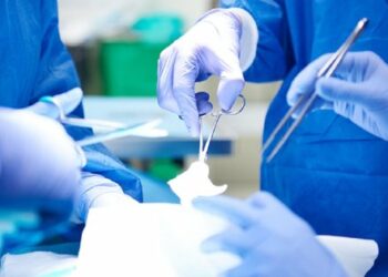 Львівські лікарі врятували бійця з важким пораненням черевної порожнини і серця