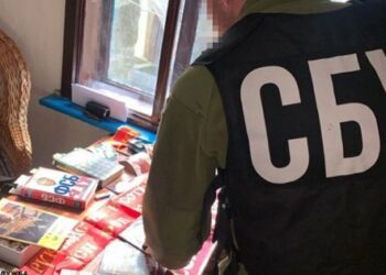 СБУ затримала російського агента, який писав на стінах антисемітські фрази в Ужгороді
