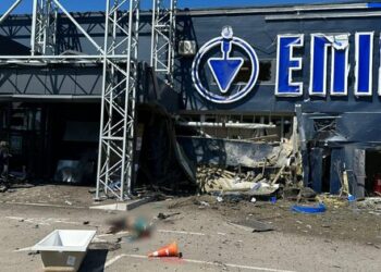 Внаслідок обстрілу херсонського «Епіцентру» загинуло троє людей