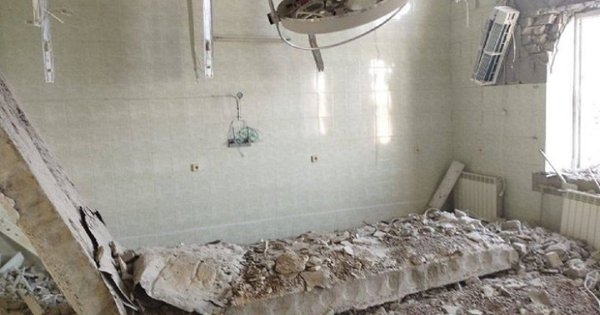 Росіяни обстріляли лікарню та зруйнували два під’їзди житлового будинку в Херсоні